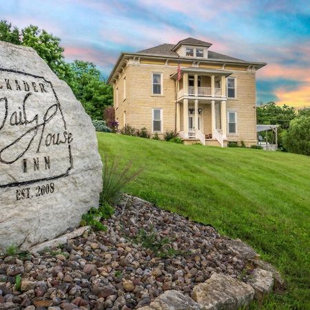 Elkader Jailhouse Inn Exterior photo