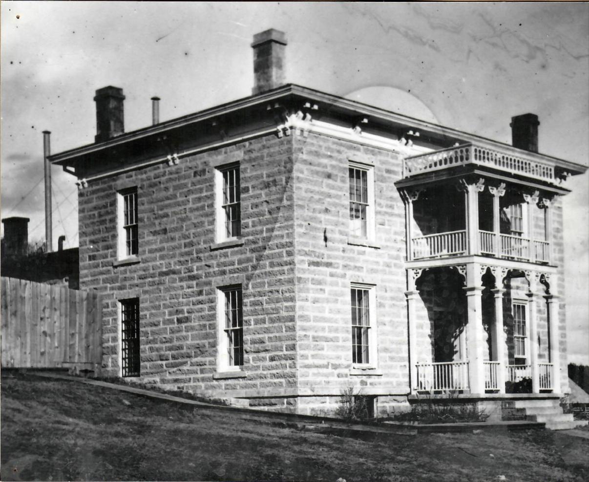 Elkader Jailhouse Inn Exterior photo